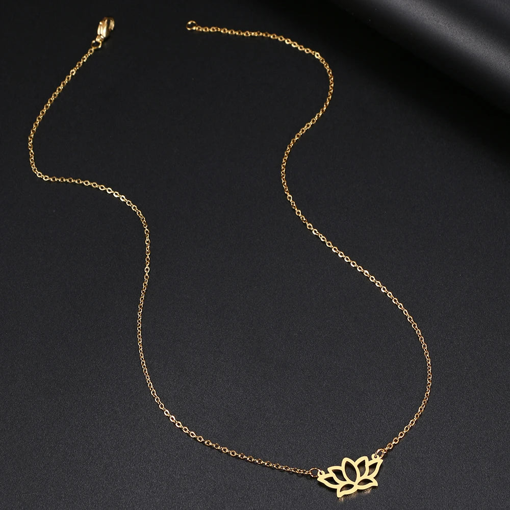 colar com pingente, colar banhado a ouro, corrente de aço inoxidável, colar aço inoxidável, colares em aço inoxidável, colar flor de lotus de aço inoxidável