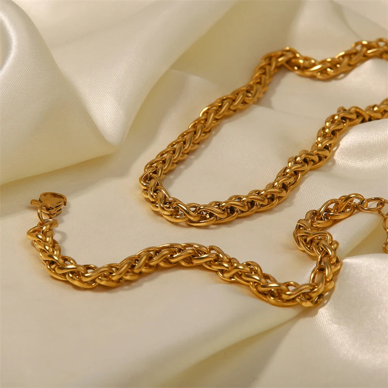Colar Snake Minimalista