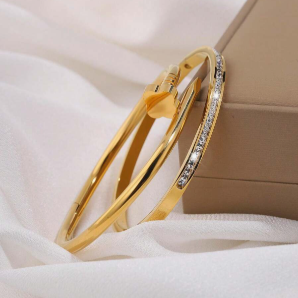 Conjunto de 2 peças de Braceletes Prego e zircônia