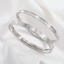 Conjunto de 2 Peças de Braceletes com pontos de luz e zircônia