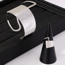 Conjunto Moderno - Martelado - 1 Bracelete e 1 anel