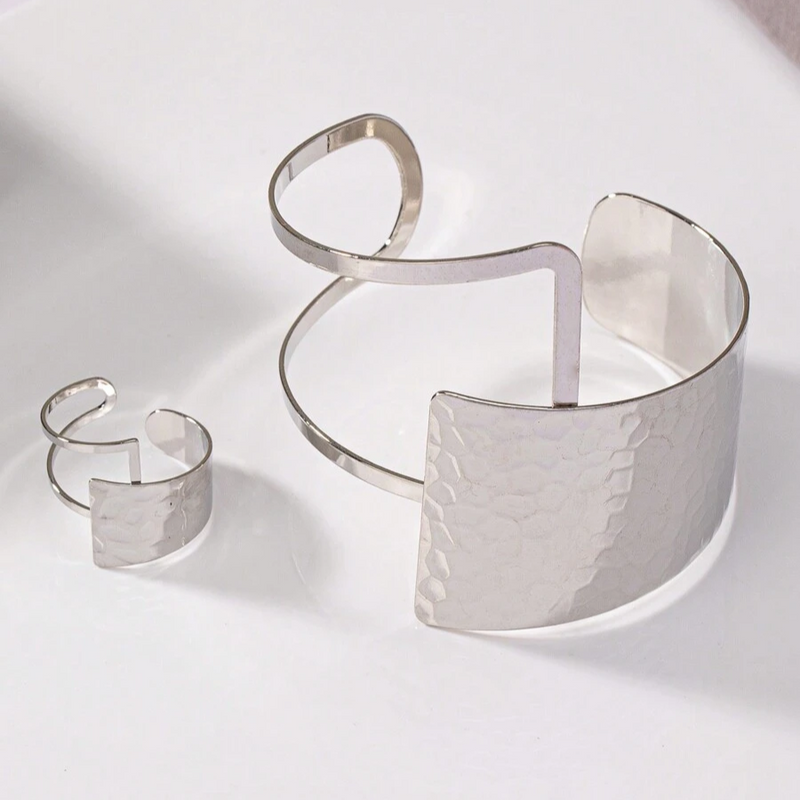 Conjunto Moderno - Martelado - 1 Bracelete e 1 anel