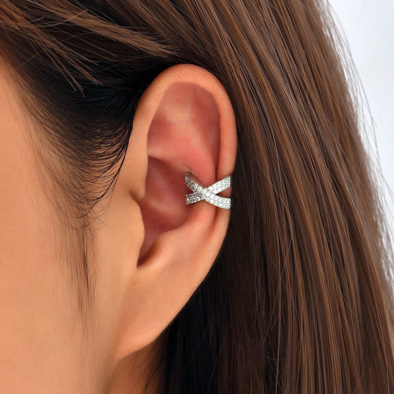 Brinco/Piercing X com Zircônias