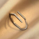 Anel Linha paralelas com zircônias