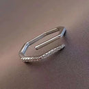 Anel Linha paralelas com zircônias