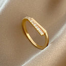 Anel Linha paralelas com zircônias