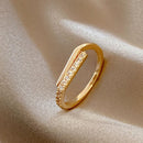 Anel Linha paralelas com zircônias