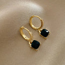 Brincos de argola com zircônias