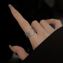 Anel entrelaçado com zircônia - Ajustável