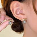 Brincos de Pérola Sintética Minimalista Francês Cinza