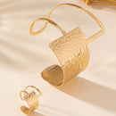 Conjunto Moderno - Martelado - 1 Bracelete e 1 anel