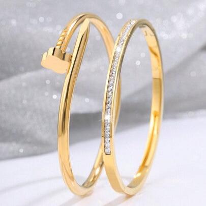 Conjunto de 2 peças de Braceletes Prego e zircônia