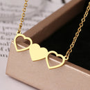 colar com pingente, colar banhado a ouro, corrente de aço inoxidável, colar aço inoxidável, colares em aço inoxidável, colar três corações de aço inoxidável