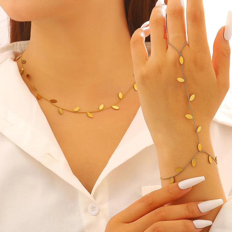 Conjunto pequenas folhas