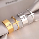 Anéis - Cruz Vazada - ajustáveis - em aço inoxidável - Banhado a ouro - 2pçs