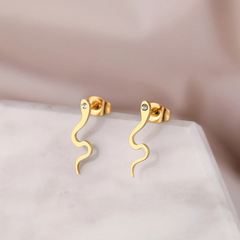 brincos, brincos femininos, brinco de cruz, brinco de cruzinha, brinco dourado, brincos antialérgicos, brinco folheado a ouro, brinco banhado a ouro, brinco de argola,