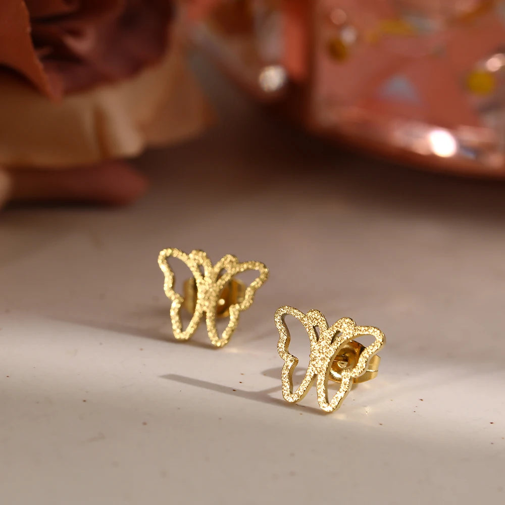brincos, brincos femininos, brinco de cruz, brinco de cruzinha, brinco dourado, brincos antialérgicos, brinco folheado a ouro, brinco banhado a ouro, brinco de argola,