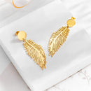 Brincos Pena em aço inoxidável 316L dourado com pingente. Joias da moda que não desbotam