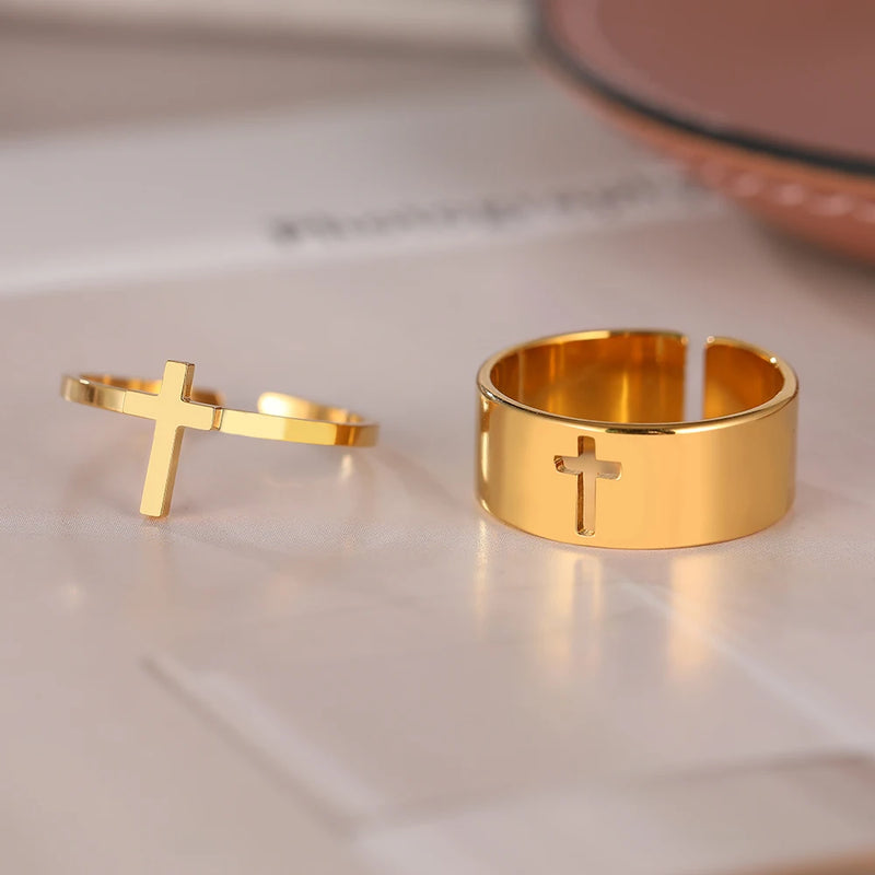 Anéis - Cruz Vazada - ajustáveis - em aço inoxidável - Banhado a ouro - 2pçs